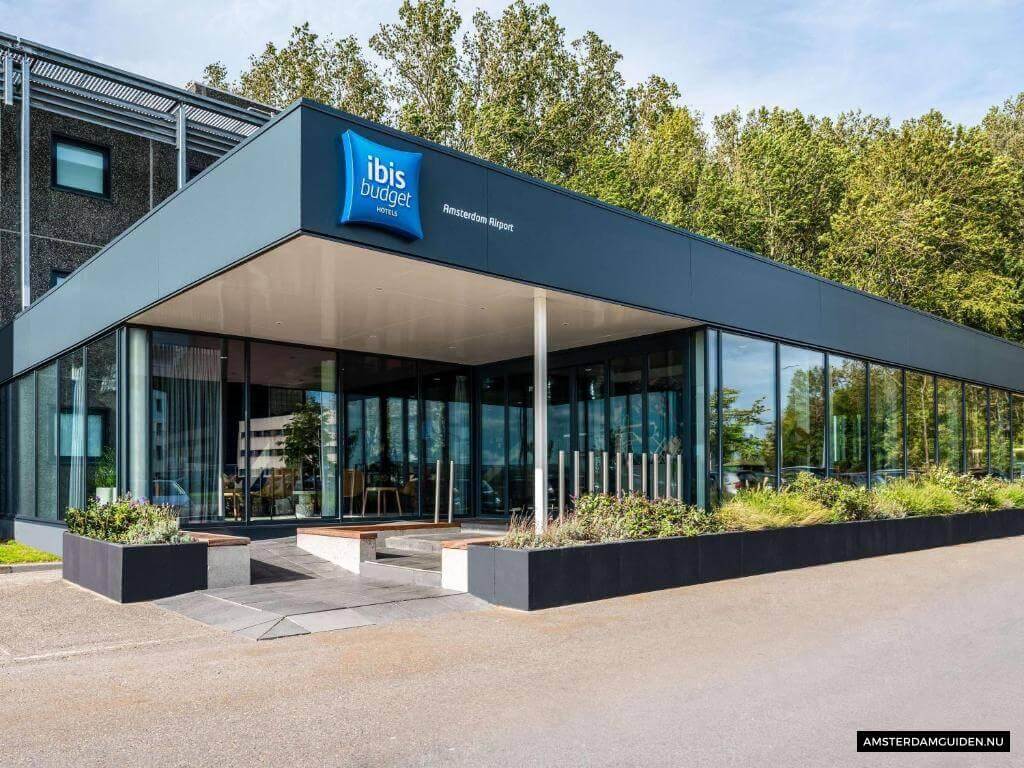 En trädgård utanför ibis budget Amsterdam Airport